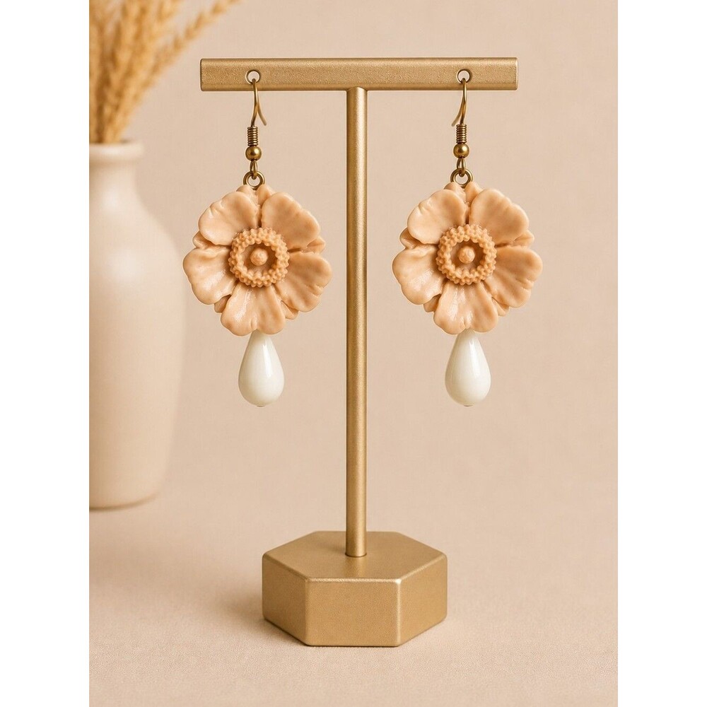 Plunder Design Theda peach flower earrings
